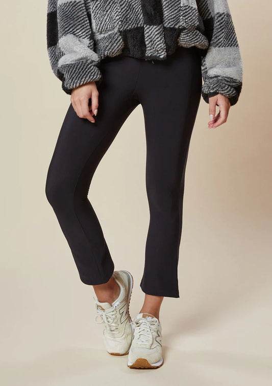 Matte Fleece-Lined Cropped Flare Legging - Something about Sofia